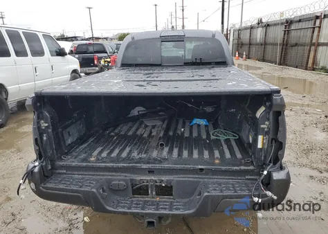 2017 Toyota Tacoma Double Cab z USA, uszkodzony, nr VIN 3TMBZ5DNXHM010013
